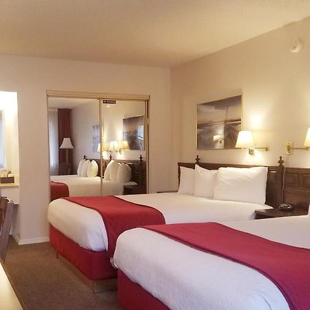 Sovana Inn Medford Extérieur photo
