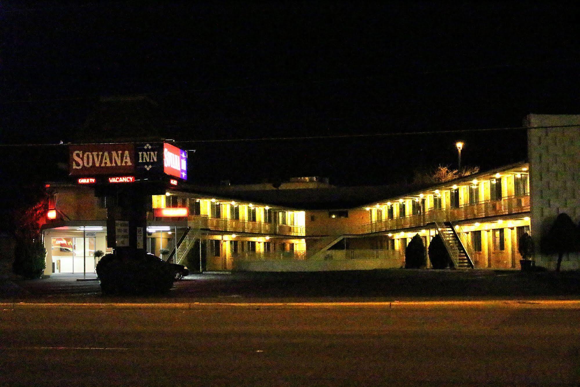 Sovana Inn Medford Extérieur photo