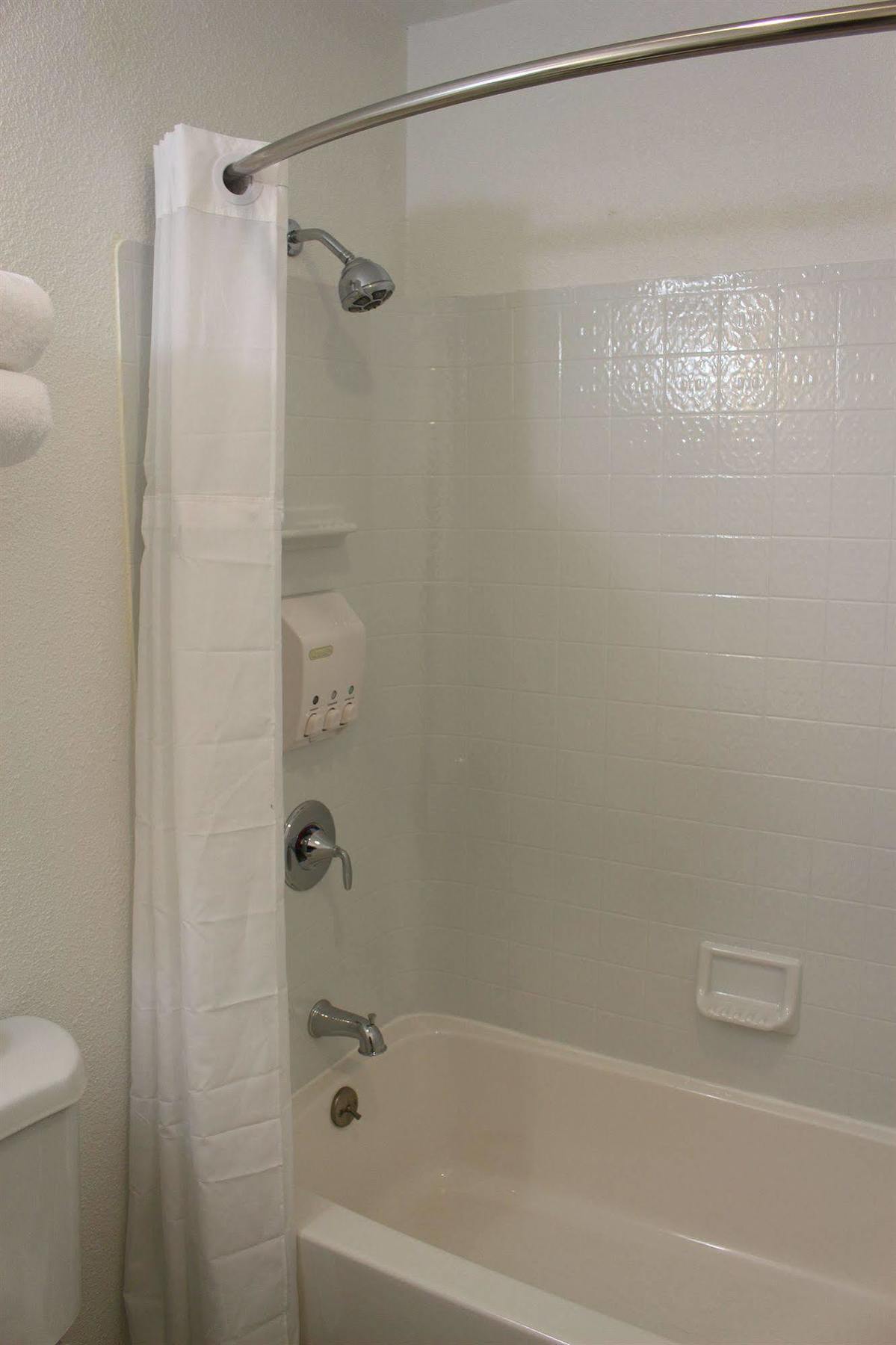 Sovana Inn Medford Extérieur photo